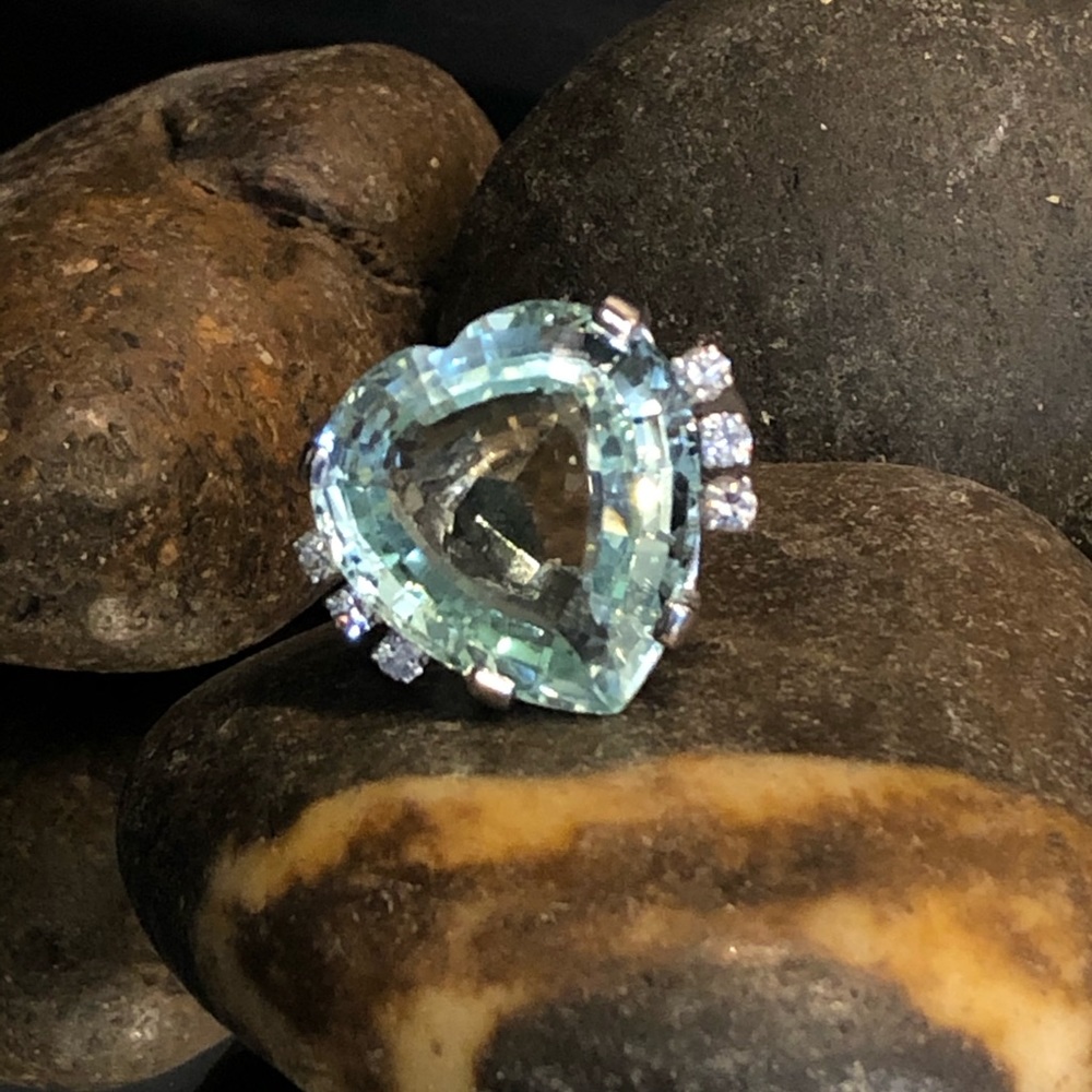 Aquamarine HEART SHAPE ring. - Picture 2 of 9